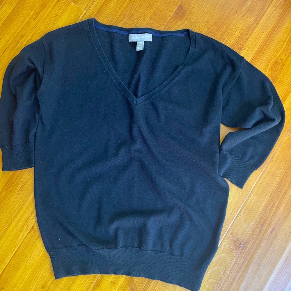 Banana Republic Light sweater